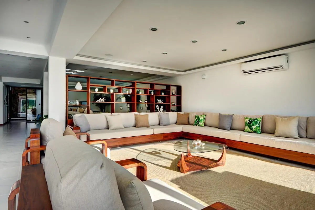 Poblado De Apoyo Diamont Villa Sleeps 22 With Pool And Air Con Playa del Carmen
