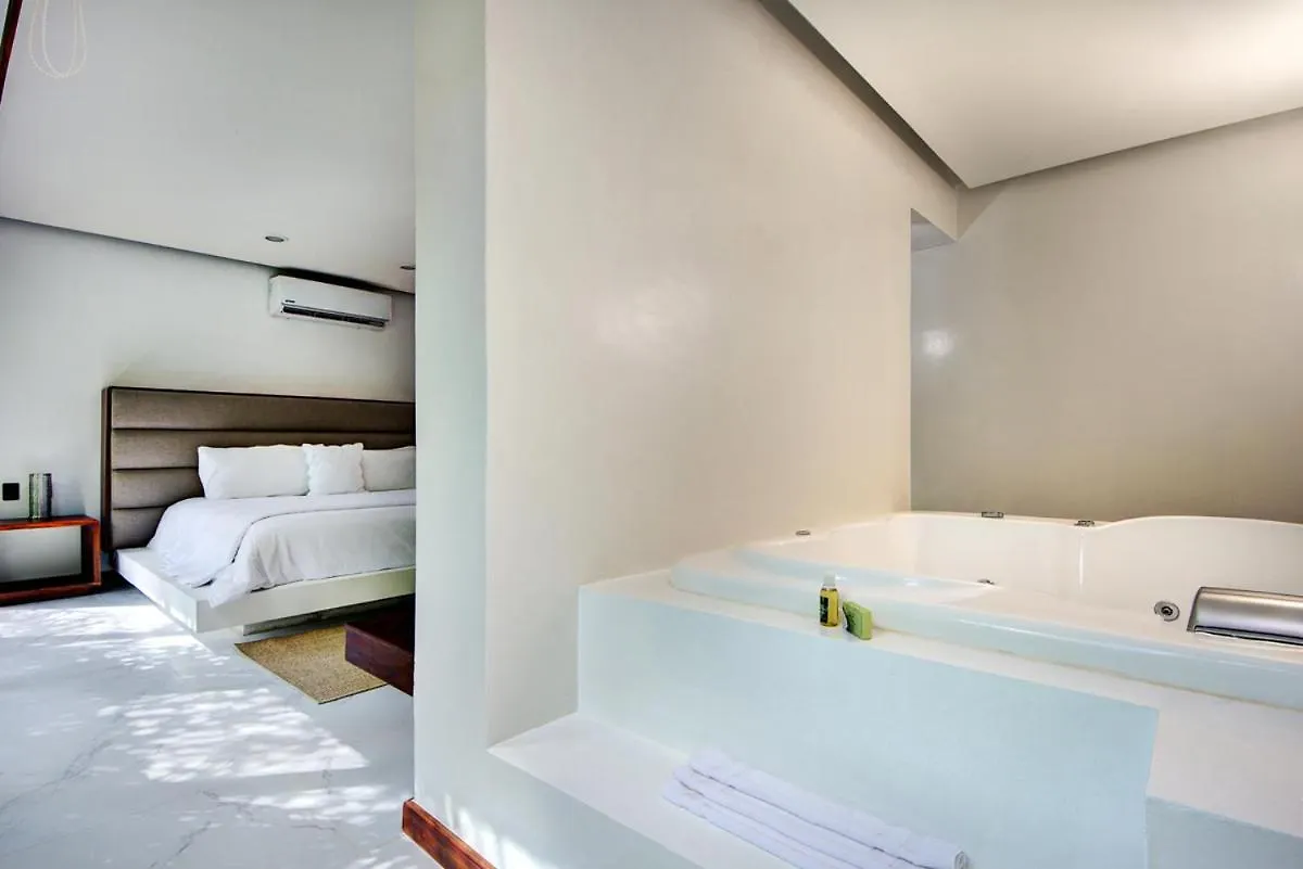 Poblado De Apoyo Diamont Villa Sleeps 22 With Pool And Air Con Playa del Carmen