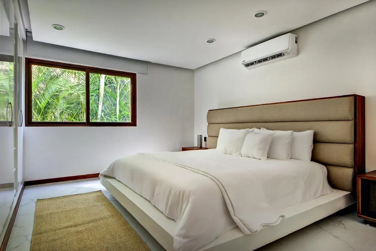 Poblado De Apoyo Diamont Villa Sleeps 22 With Pool And Air Con Playa del Carmen Mexico