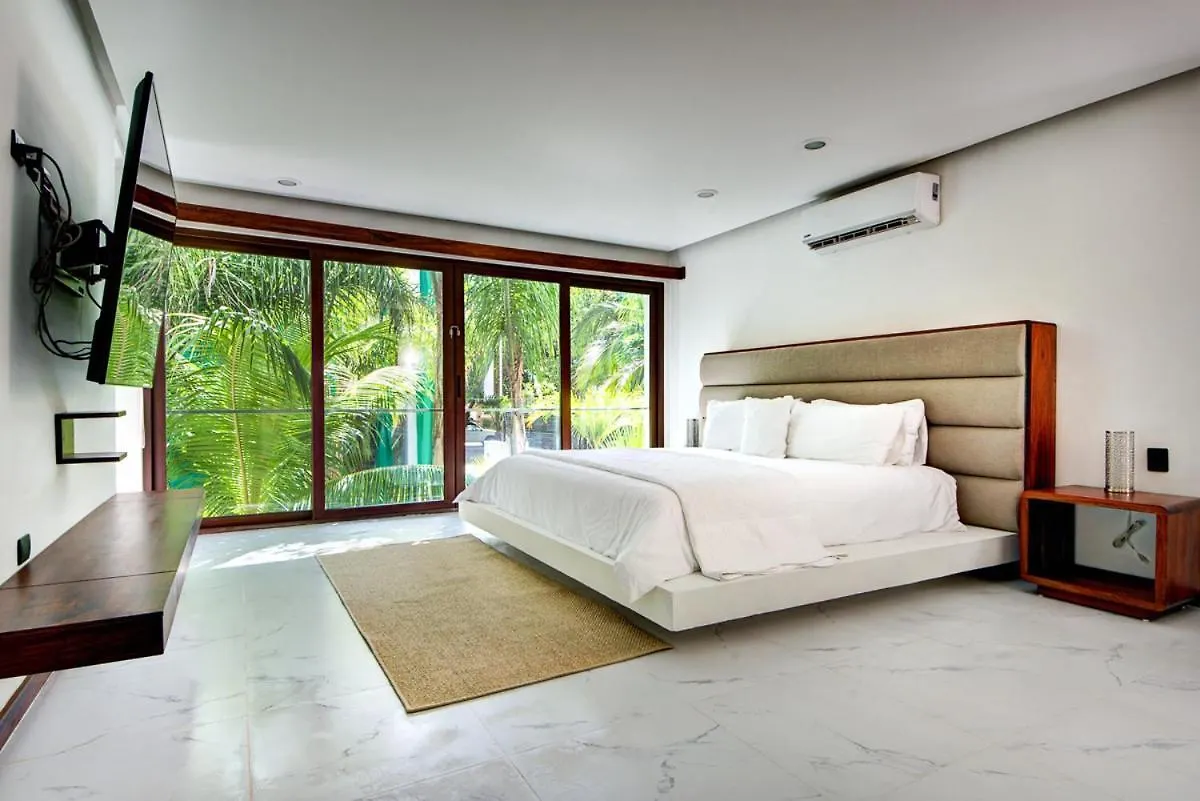 Poblado De Apoyo Diamont Villa Sleeps 22 With Pool And Air Con Playa del Carmen