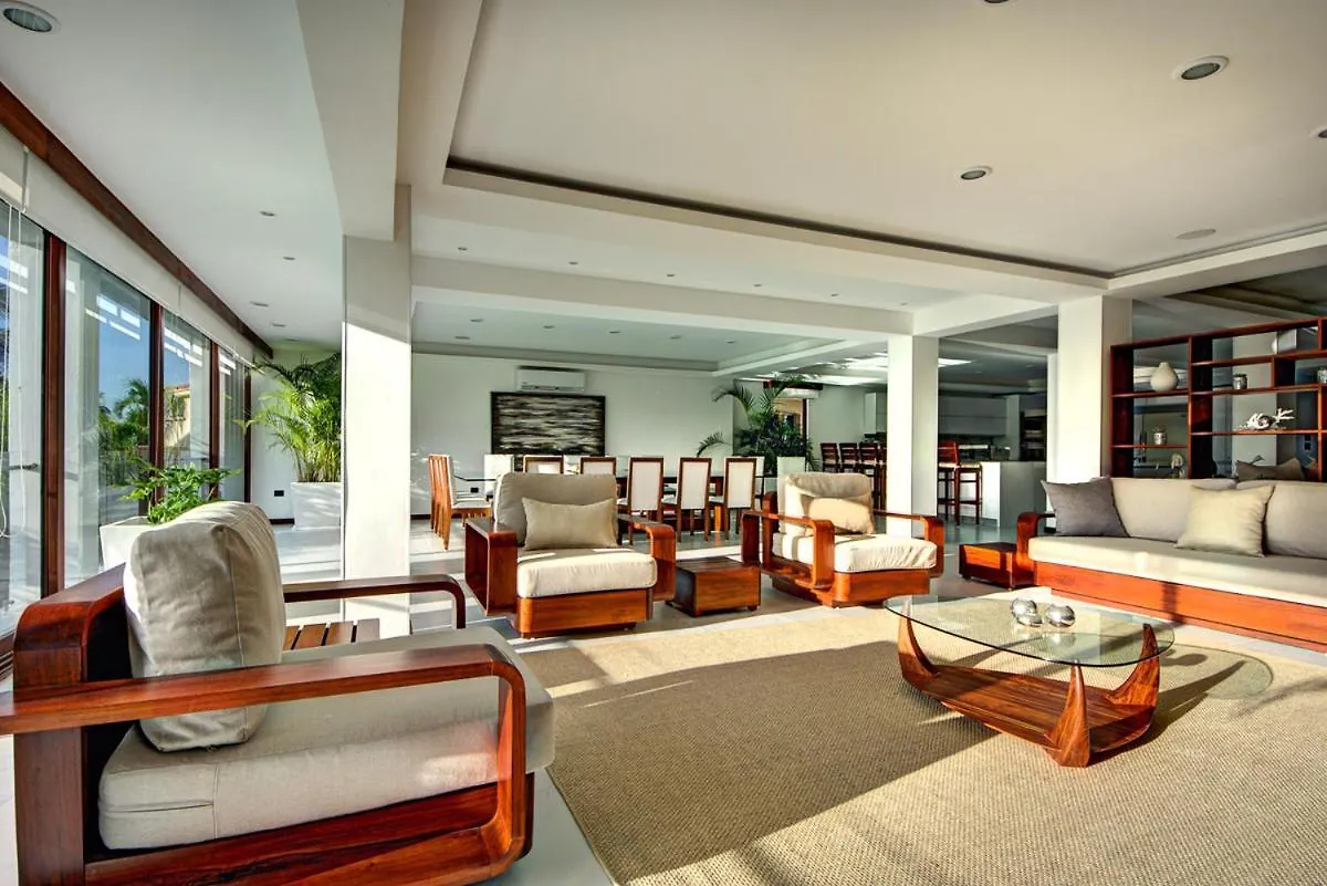 Poblado De Apoyo Diamont Villa Sleeps 22 With Pool And Air Con Playa del Carmen Mexico