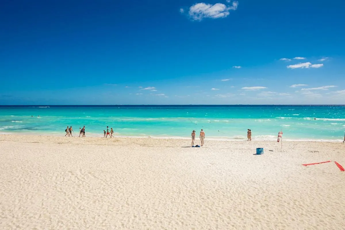 Poblado De Apoyo Diamont Villa Sleeps 22 With Pool And Air Con Playa del Carmen